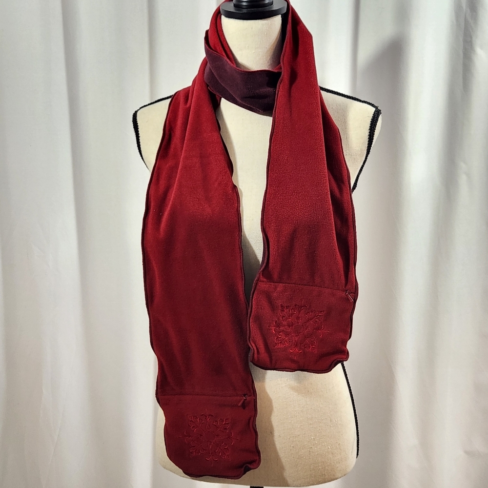 Eddie Bauer Scarf with zip pockets at each end Fleece Feel